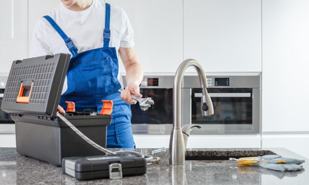 4 Essential Questions to Ask Your Plumbing Contractor Before Hiring Them