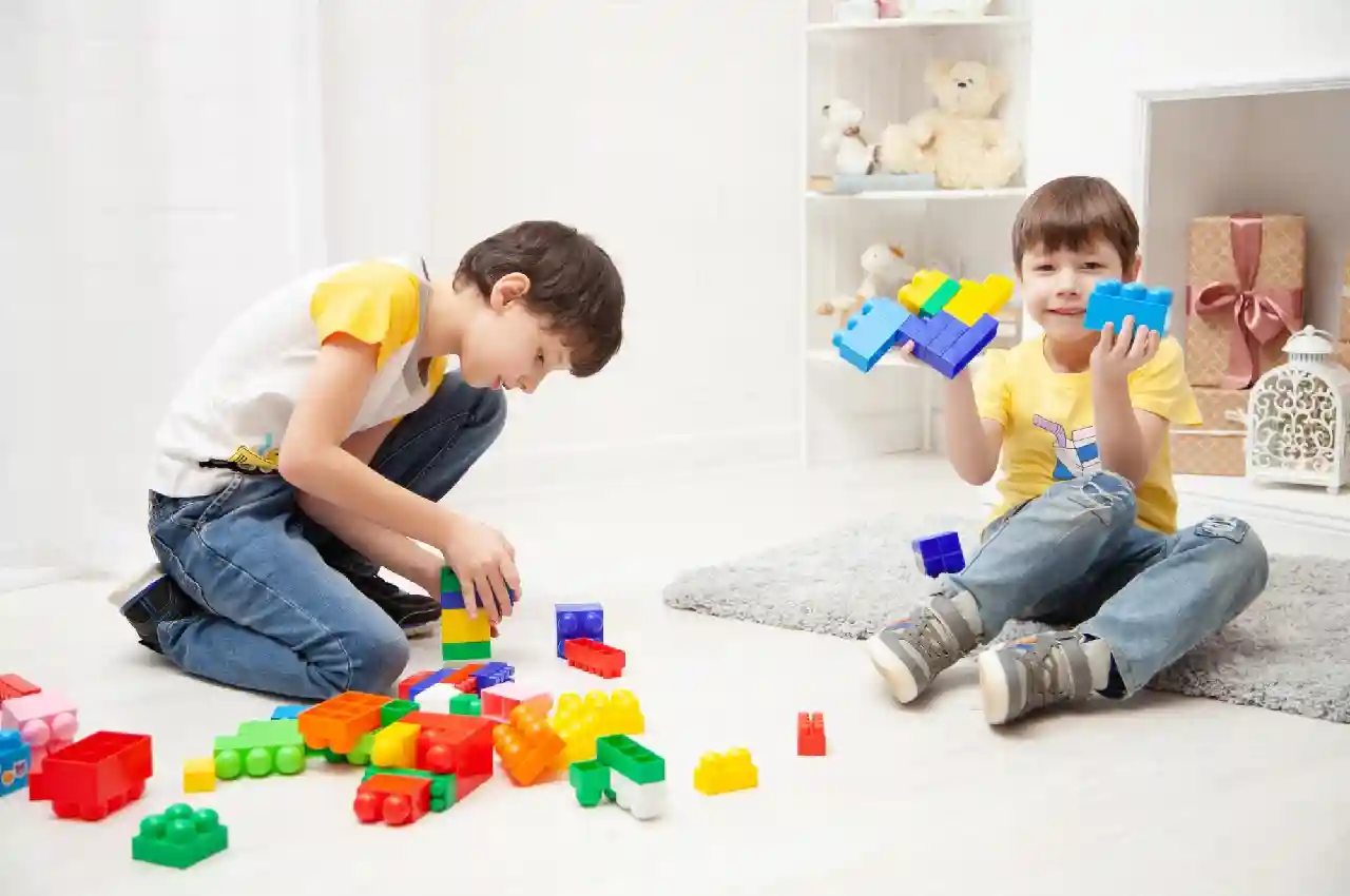 The 4 Benefits of Interactive Play for Every Small Child and Teenager