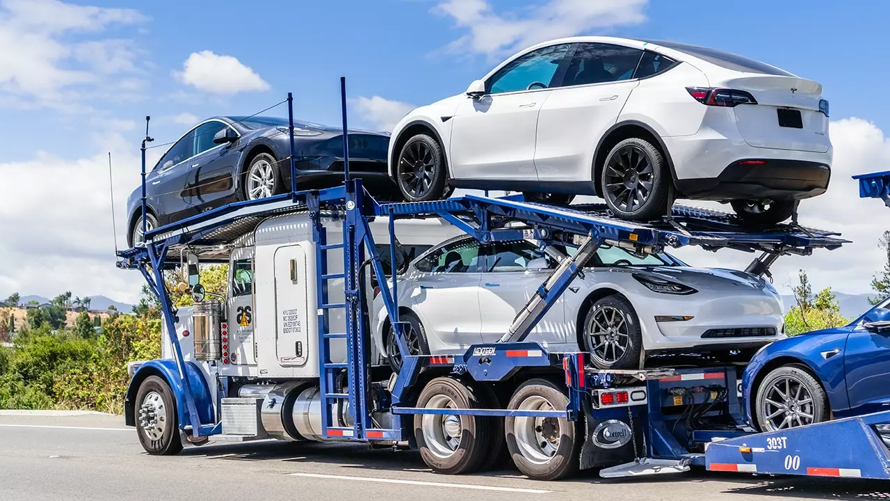 Seasonal Trends in Car Shipping: When Is the Best Time to Ship?