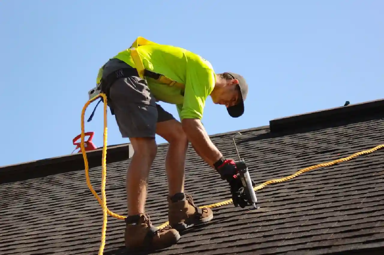 3 Crucial Elements to Include in Your Roof Contract