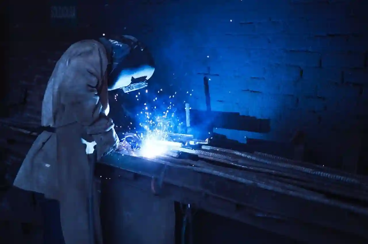 The Advantages of Using a Weld Positioner in Your Fabrication Process