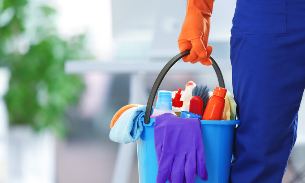 4 Ways to Hire Top-to-Bottom Cleaning Services