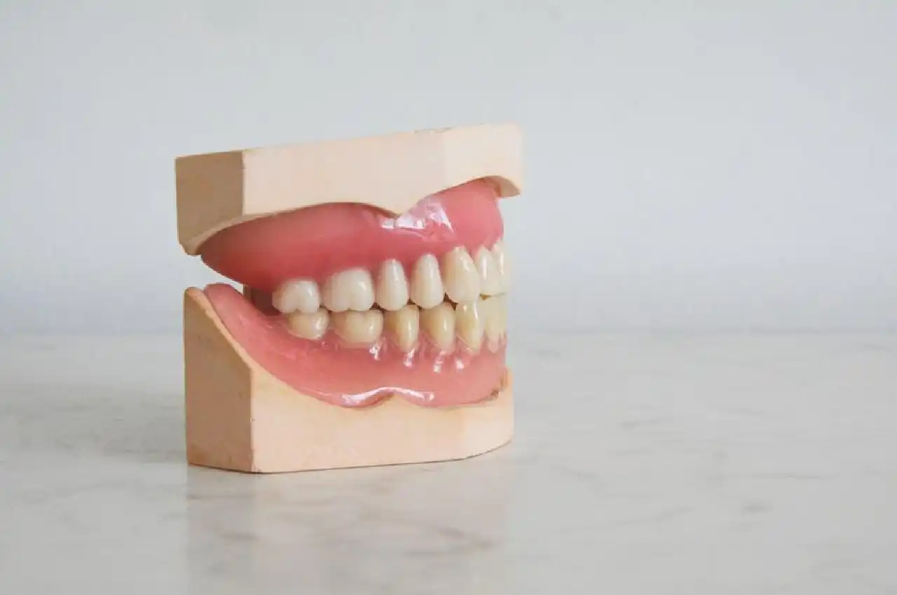 How Cosmetic Dentures Can Boost Your Confidence and Self-Esteem