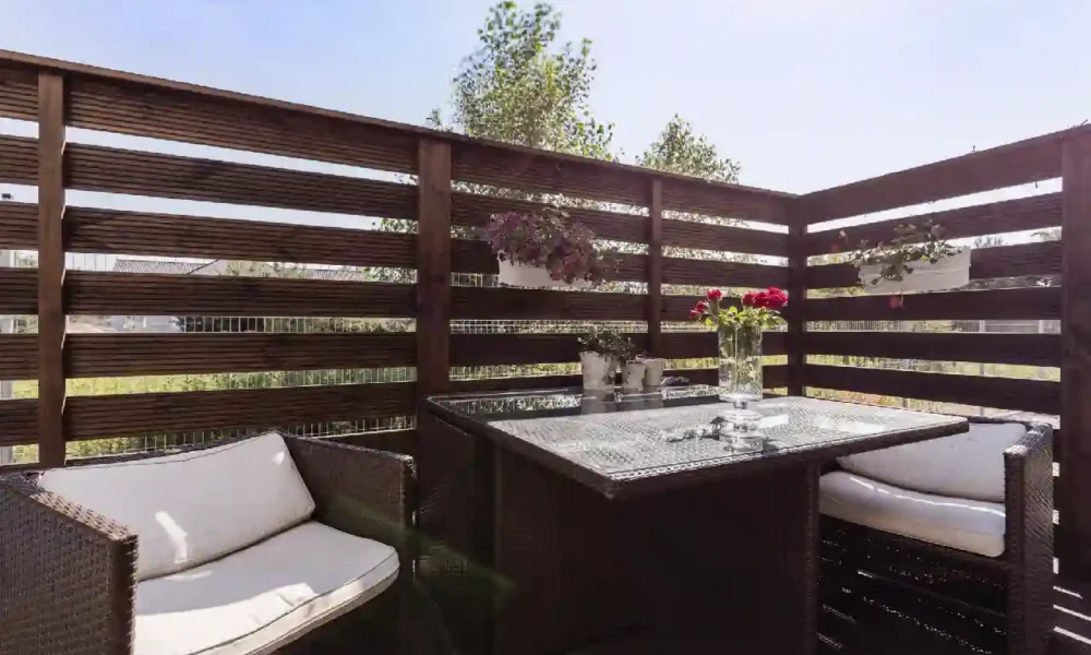 4 Stunning Design Tips for a Modern Horizontal Wood Fence