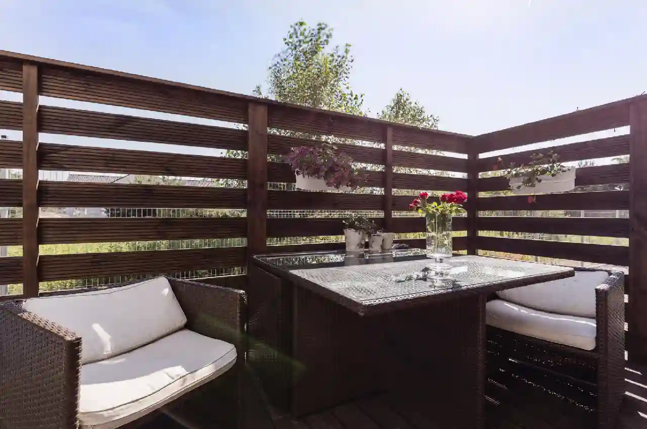 4 Stunning Design Tips for a Modern Horizontal Wood Fence