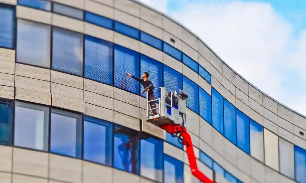 Benefits of Hiring a Cleaning Service for Modern Commercial Building