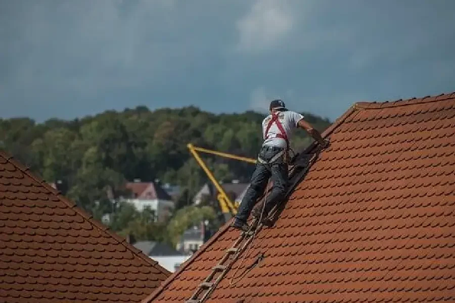 The 4 Benefits of Regular Roof Inspections for Homeowners