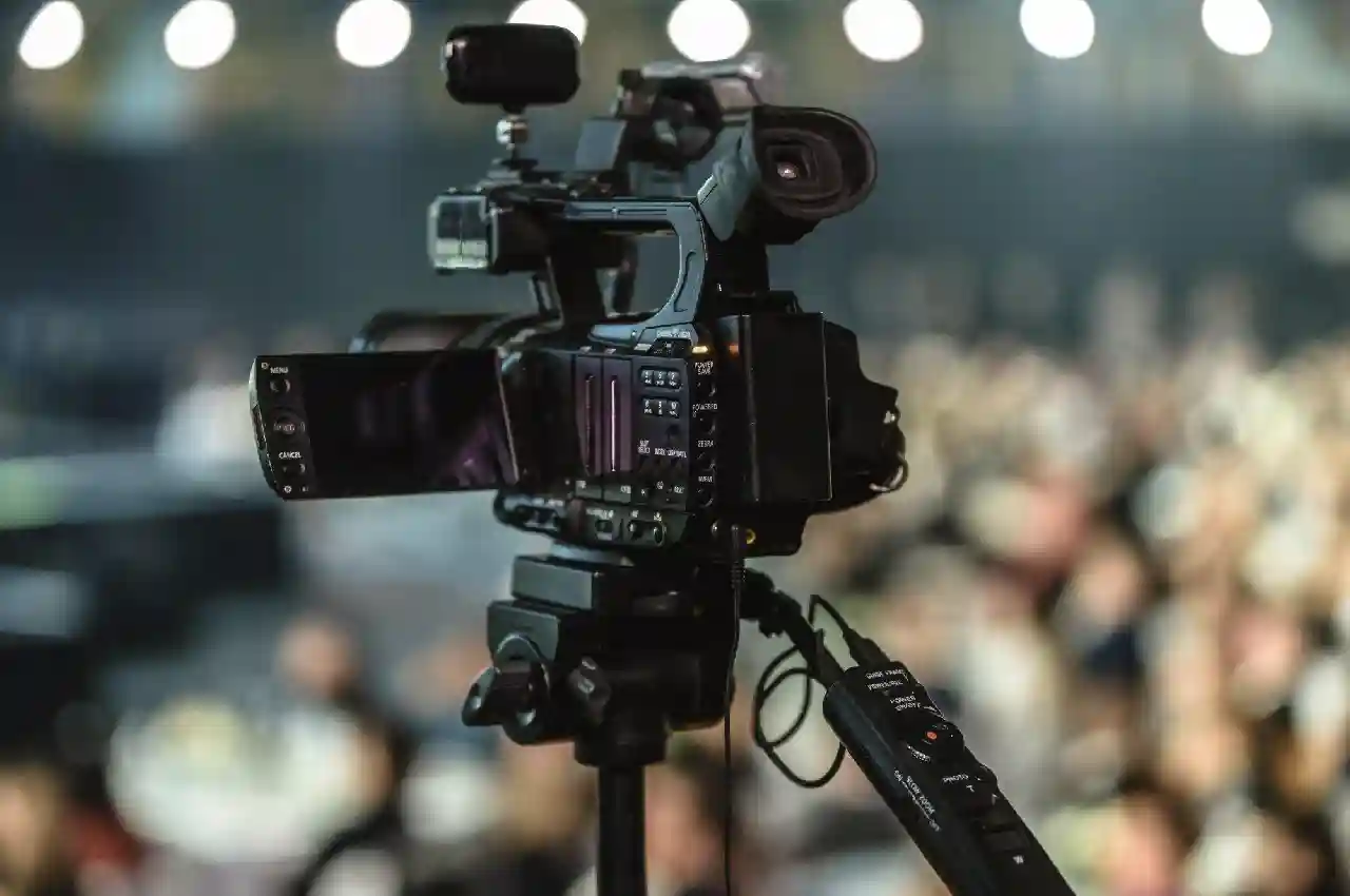 The Benefits of Using a Video Production Studio for Your Business Marketing