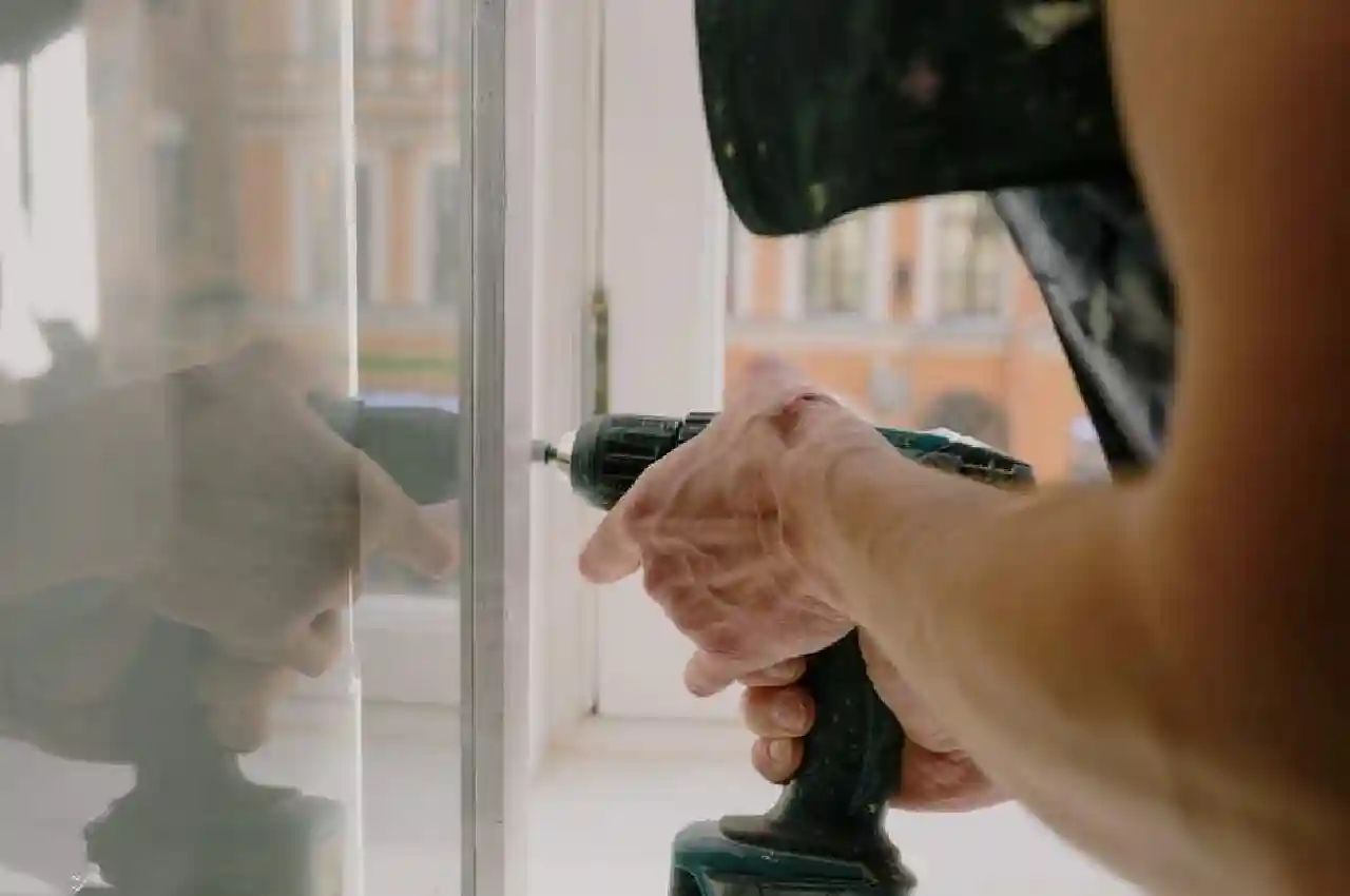 How to Choose the Right Glass Door Repair Service for Your Needs